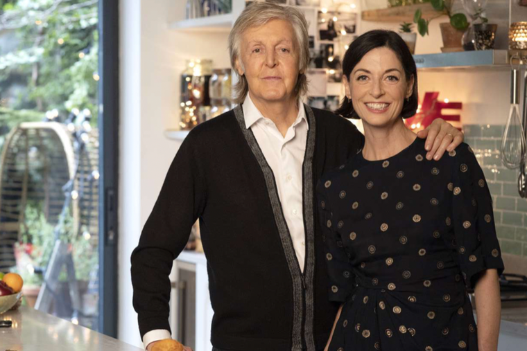 Mary es la hija mayor biológica de Paul McCartney junto a su primera esposa, Linda.
