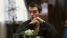 Corey Mylchreest es el actor del momento