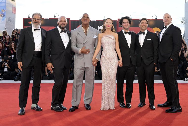 El elenco de la película hizo su paso por la 82° edición del Festival de Venecia. El elenco de la película hizo su paso por la 82° edición del Festival de Venecia. 