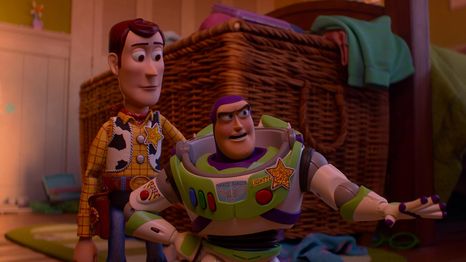 Tom Hanks y Tim Allen regresando como los icónicos Woody y Buzz Lightyer.