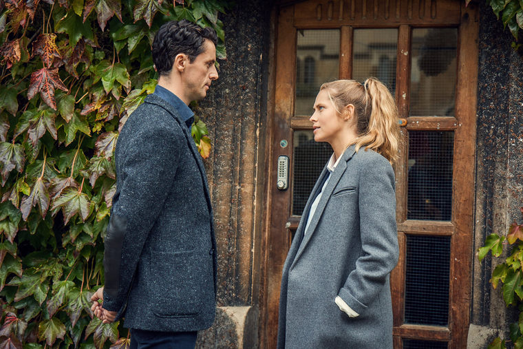 Matthew Goode y Teresa Palmer protagonizan la serie estrenada en 2018 Matthew Goode y Teresa Palmer protagonizan la serie estrenada en 2018