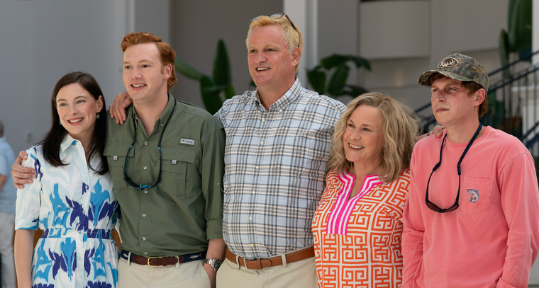 Las principales críticas apuntan a que la serie no tiene ninguna perspectiva fresca que ofrecer. Las principales críticas apuntan a que la serie no tiene ninguna perspectiva fresca que ofrecer. 