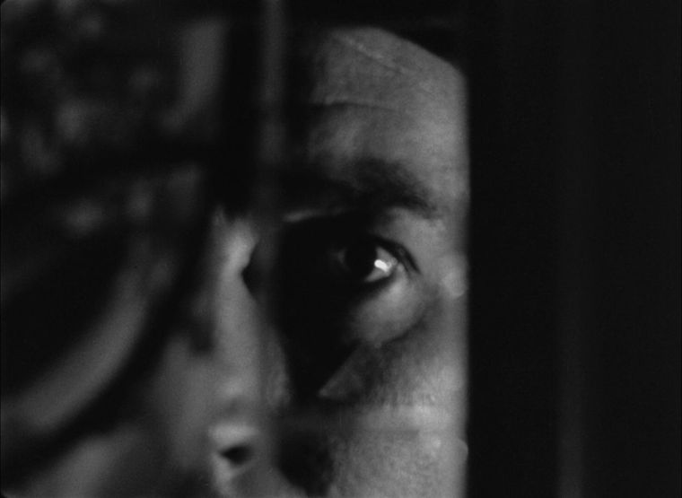 Considerando la filmografía de Fritz Lang, esta película es Considerando la filmografía de Fritz Lang, esta película es