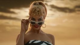 Margot Robbie se transforma en la Barbie perfecta
