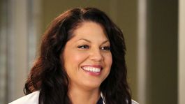 Sara Ramirez es recordada por su papel de Callie Torres en Greys Anatomy