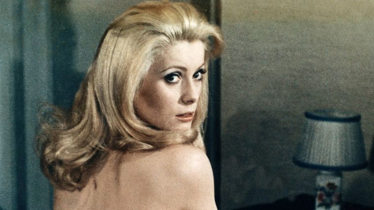 Con escenas explícitas, Belle de Jour rompió todos los moldes y, pese a la censura, se alzó con el León de Oro en el Festival de Venecia