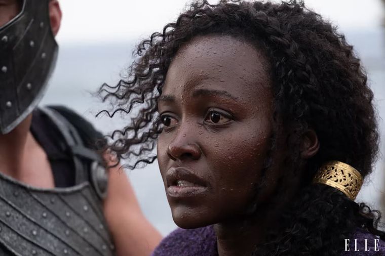 Lupita Nyong’o convertida en Clitemnestra. Lupita Nyong’o convertida en Clitemnestra.