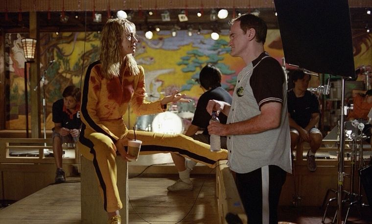 Durante el rodaje de una complicada escena con Michael Madsen en Kill Bill, un teléfono arruinó la atmósfera y llevó a Quentin Tarantino a prohibir los dispositivos electrónicos en el set. Durante el rodaje de una complicada escena con Michael Madsen en Kill Bill, un teléfono arruinó la atmósfera y llevó a Quentin Tarantino a prohibir los dispositivos electrónicos en el set.