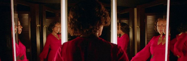 Marianne Jean-Baptiste es la protagonista de In Fabric. Marianne Jean-Baptiste es la protagonista de In Fabric.