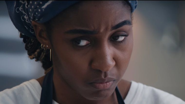 La presión sube para Sydney en la s4 de El Oso. La presión sube para Sydney en la s4 de El Oso.