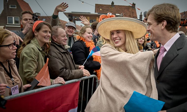 El rodaje de la segunda temporada se desarrolló íntegramente en Holanda, ya que la nueva entrega estará centrada en la boda real celebrada en Ámsterdam en 2002. El rodaje de la segunda temporada se desarrolló íntegramente en Holanda, ya que la nueva entrega estará centrada en la boda real celebrada en Ámsterdam en 2002.