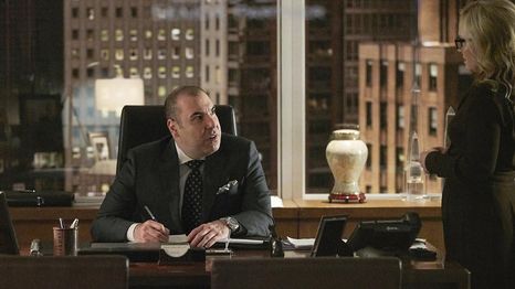 Rick Hoffman en Suits