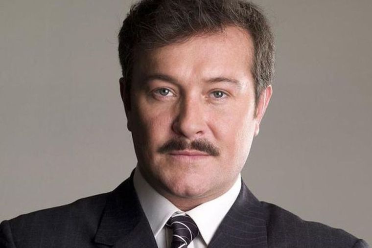 El extraño grupo terapéutico al que asiste Arturo Peniche, el galán de La Usurpadora, para controlar la ira.