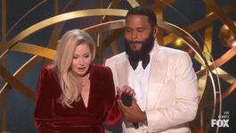 Christina Applegate emocionó a todos en la ceremonia
