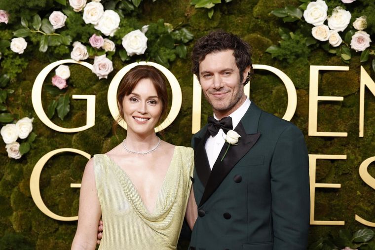 Leighton Meester y Adam Brody en la gala de los Globos de Oro 2025
