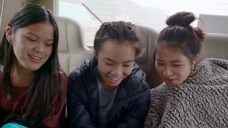 Found cuenta la historia de tres mujeres que viajan de EE.UU. a China para conocer a su familia biológica