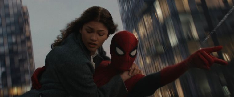 Spider-Man y MJ vuelven a balancearse por Manhatta. Spider-Man y MJ vuelven a balancearse por Manhatta.