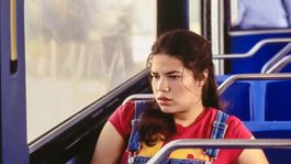 Estrenada en 2002, Real Women Have Curves sigue a una joven mexicoestadounidense en su paso de la adolescencia a la adultez