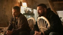 Matt Damon y Ben Affleck protagonizan el thriller de acción El botín. Matt Damon y Ben Affleck protagonizan el thriller de acción El botín.