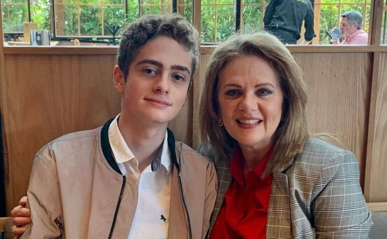 Érika Buenfil y su hijo Nicolás