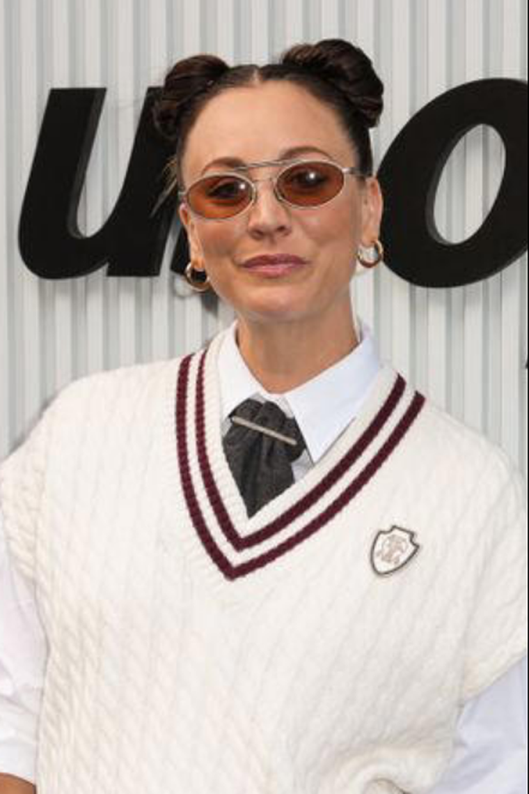 El nuevo look de Kaley Cuoco El nuevo look de Kaley Cuoco