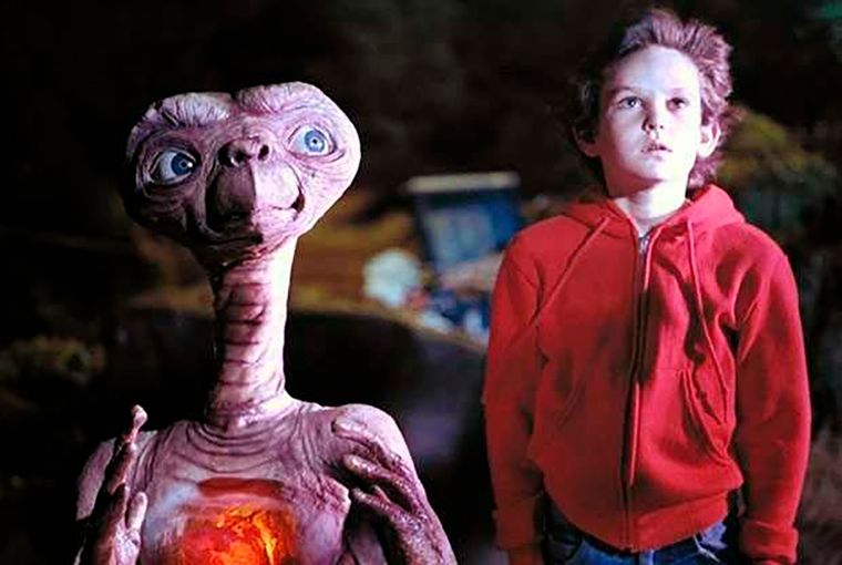 Henry Thomas en la piel de Elliot, en la entrañable E.T.
