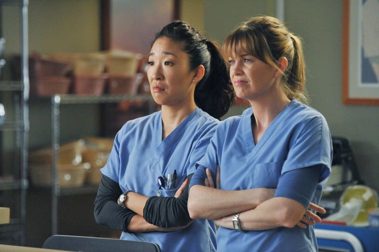 Sandra Oh interpretaba a la doctora Christina Yang en Greys Anatomy.