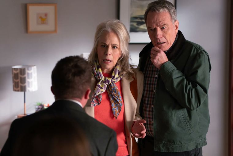 Lois y Hall, siempre unidos, en su regreso para Malcolm el de en medio. Lois y Hall, siempre unidos, en su regreso para Malcolm el de en medio.