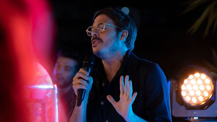 Una comedia romántica que nació gracias a la popularidad de una canción Una comedia romántica que nació gracias a la popularidad de una canción