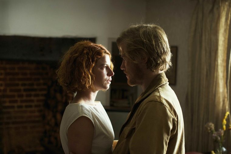 Jessie Buckley y Johnny Flynn protagonizan este atrapante thriller