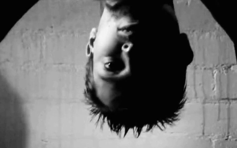 Doodlebug est{a protagonizado por Jeremy Theobald. Doodlebug est{a protagonizado por Jeremy Theobald.