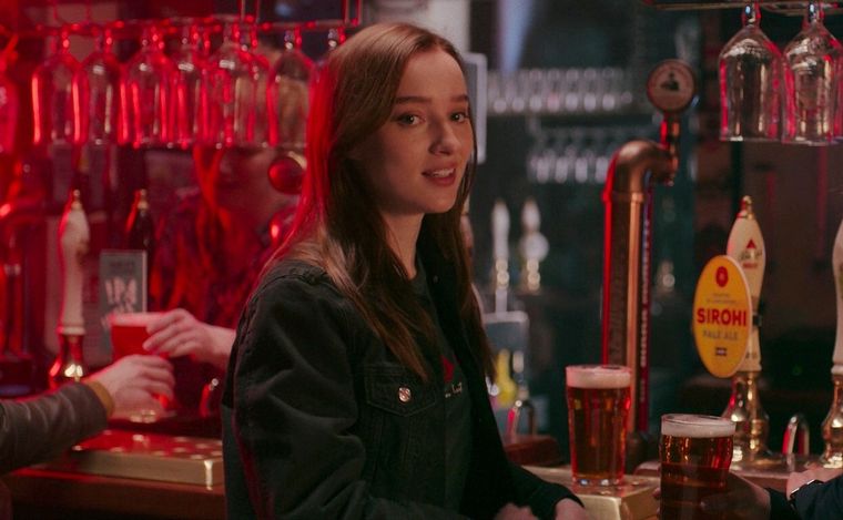 Phoebe Dynevor es una de las actrices británicas del momento