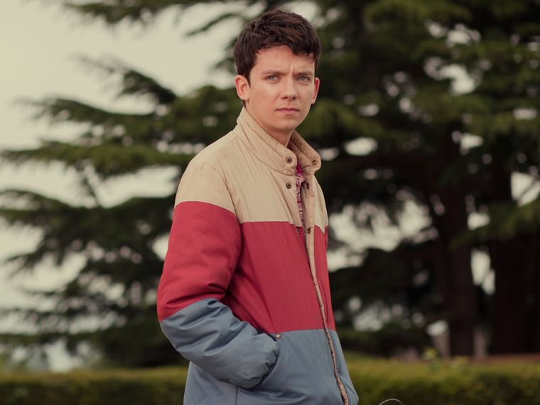 Asa Butterfield manifestó su enojo con el acoso de los fans.