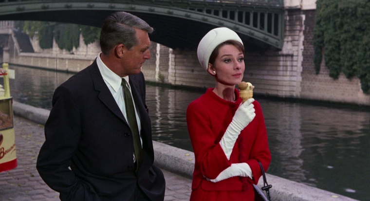 Charada fue estrenada de 1963 y ya es pieza clave del cine clásico.