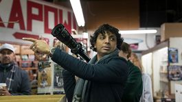 m. night shyamalan cumple 51 anos y recordamos algunas de sus mejores peliculas