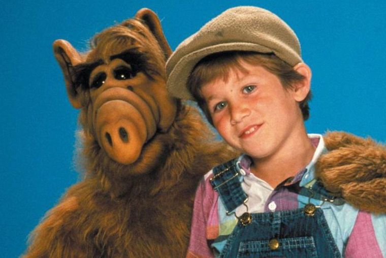 Alf junto al pequeño Brian Tanner