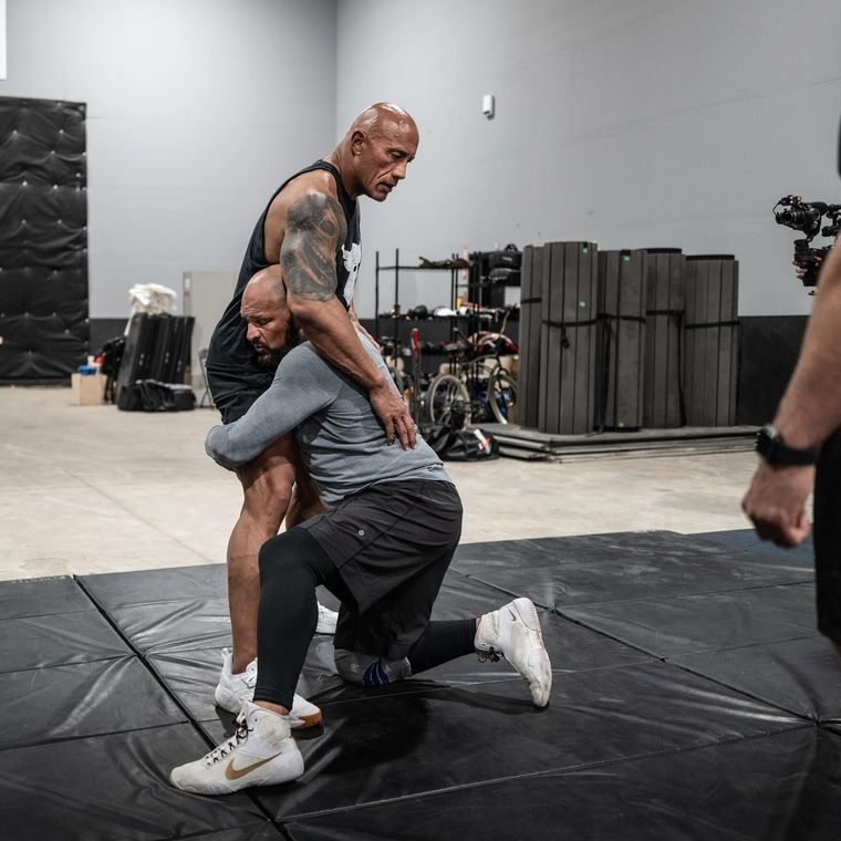 Dwayne Jonhson se encuentra entrenando para su nueva película
