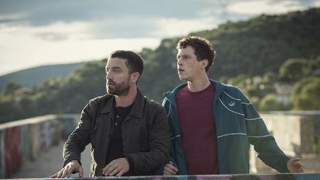 Por siempre jamás es una miniserie francesa.