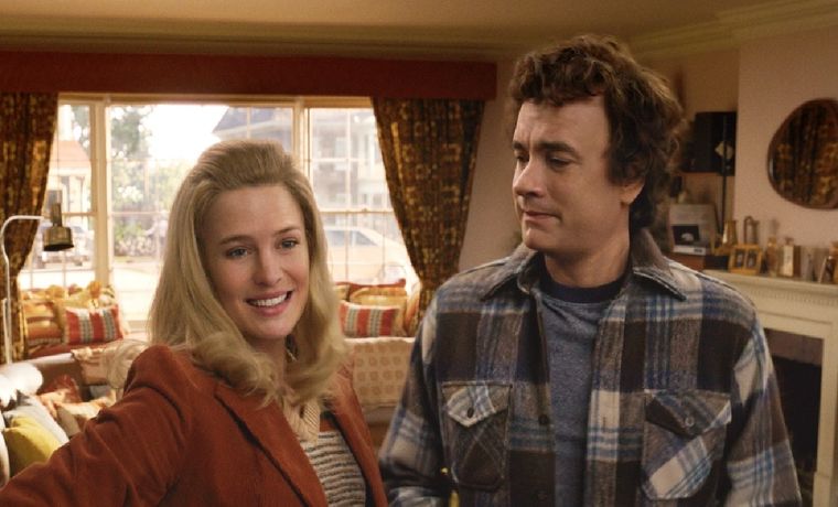 Robin Wright y Tom Hanks en Here, de Robert Zemexkis