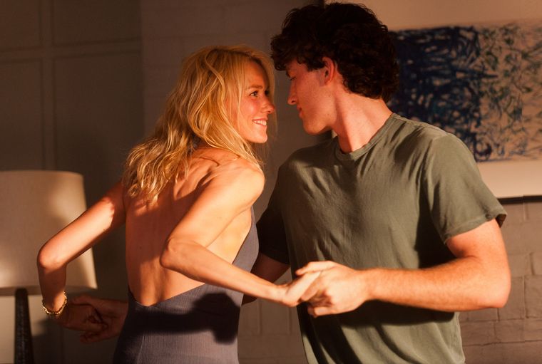 Naomi Watts es una de las protagonistas de este drama romántico