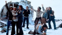 Estrenada en 1976, la primera película en hablar de la tragedia fue la mexicana Supervivientes de los Andes Estrenada en 1976, la primera película en hablar de la tragedia fue la mexicana Supervivientes de los Andes