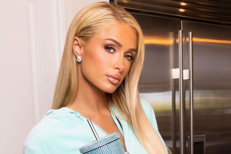 Paris Hilton fue madre por primera vez.