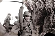 Clint Eastwood dirige esta impactante película bélica Clint Eastwood dirige esta impactante película bélica