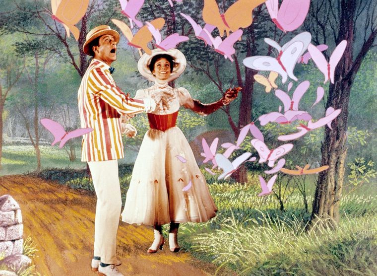 Mary Poppins es una joya del cine clásico que hay que ver al menos una vez en la vida Mary Poppins es una joya del cine clásico que hay que ver al menos una vez en la vida
