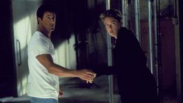Sylvester Stallone y Sharon Stone coincidieron en esta cinta de 1994 Sylvester Stallone y Sharon Stone coincidieron en esta cinta de 1994