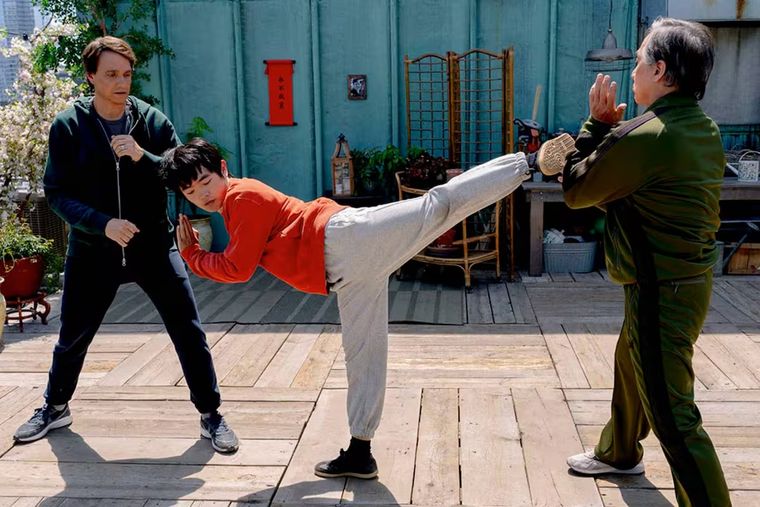 Cultor de hacer uno mismos sus escenas, Jackie Chan animó a su co-protagonista, Ben Wang a evitar el uso de dobles de acción. Cultor de hacer uno mismos sus escenas, Jackie Chan animó a su co-protagonista, Ben Wang a evitar el uso de dobles de acción.