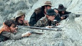 Los bandidos del oro cuenta con seis episodios