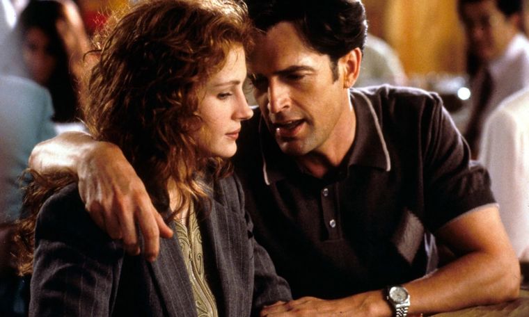 Julia Roberts junto a Rupert Everett en La boda de mi mejor amigo.