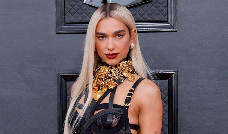 Dua Lipa tiene 26 años y una exitosa carrera.