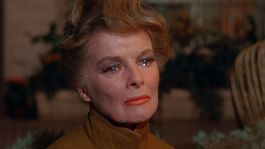En 1967, la actriz protagonizó Adivina quién viene esta noche, su último largometraje junto a Spencer Tracy, quien fuera el gran amor de su vida